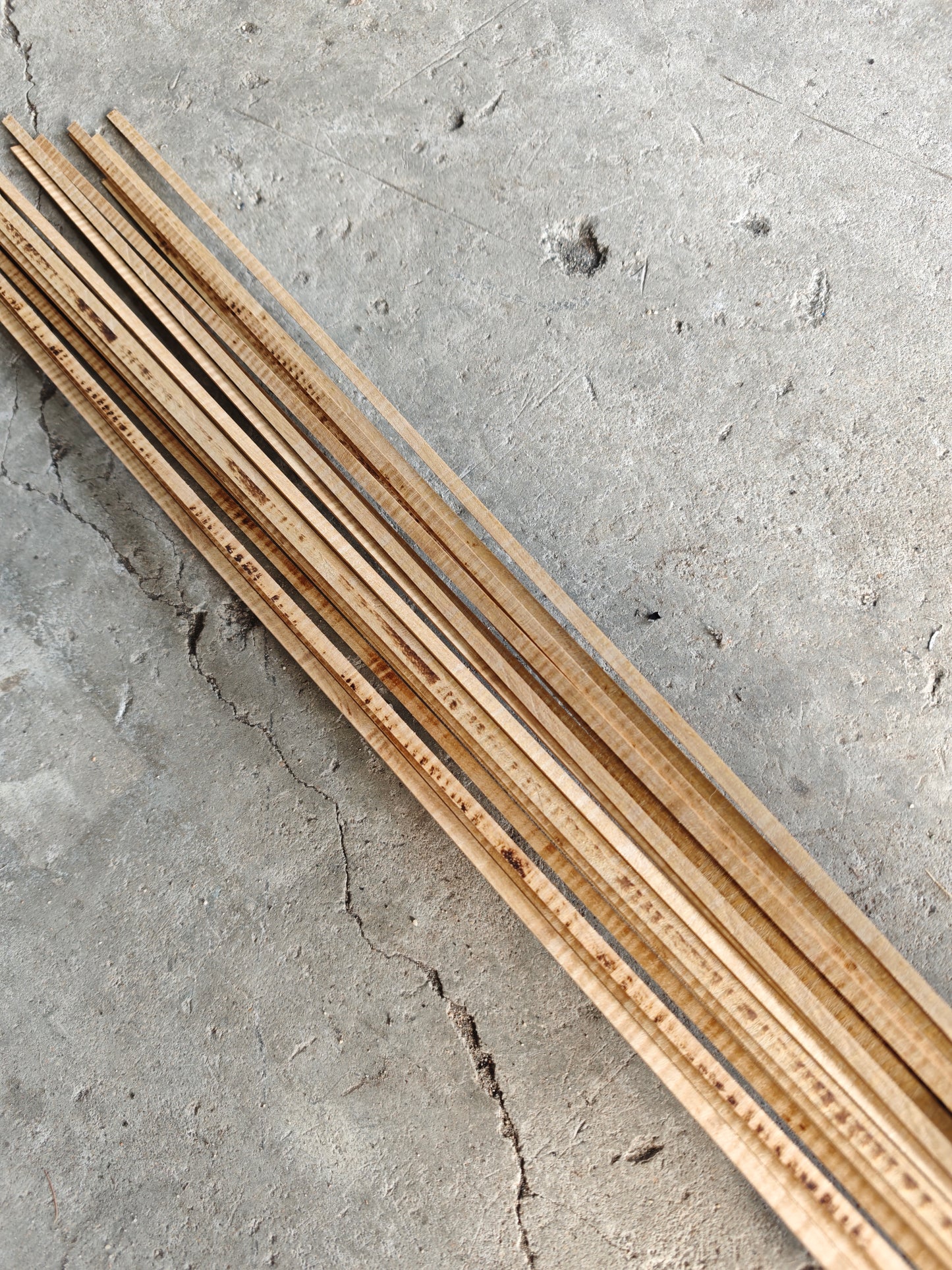 20x Curly teak wood guitar binding